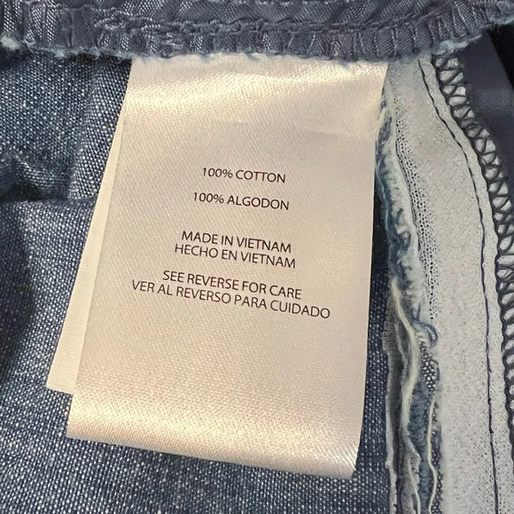 Isaac Mizrahi Lightweight Chambray Shorts - Picture 5 of 5